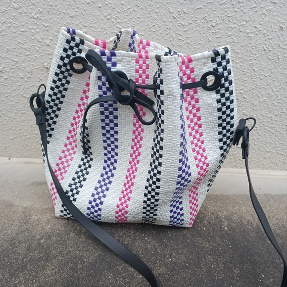 TRUSS Large Woven Leather Trim Bucket Bag - Picture 4 of 14